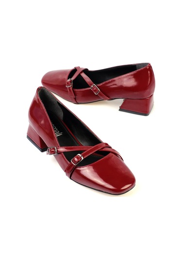 Shoetek Elvinya Kadın Stiletto Kalın Topuklu Çapraz Bantlı Tokalı Küt Burunlu Ayakkabı Bordo Rugan Bordo