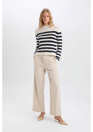 DeFacto Regular Fit Yumuşak Dokulu Bisiklet Yaka Düğmeli Çizgili Triko Kazak C9055AX24WNER105 Ekru DeFacto Regular Fit Yumuşak Dokulu Bisiklet Yaka Düğmeli Çizgili Triko Kazak C9055AX24WNER105 Ekru