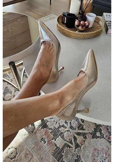 10 1109 Topukla Kadın Kadeh Topuklu 8 Cm Topuklu Stiletto Ayakkabı Dore