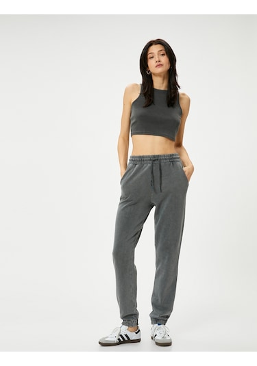 Koton Crop Fitilli Atlet Bisiklet Yaka Standart Kesim Antrasit 4sak40026ek Antrasit