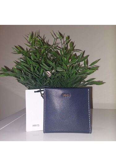 Kabartma Logolu Lacivert Kadın Cüzdanı Lacivert