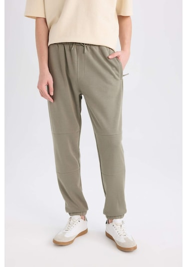 DeFacto Regular Fit İnce Eşofman Altı Fermuar Cepli Beli Bağcıklı Lastikli Paça B3657AX25SPKH465