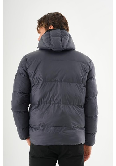 Erkek Kapüşonlu Fermuarlı Cepli Kışlık Şişme Kısa Mont Lacivert