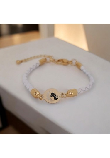 Archin Kraliçe Temalı 14 Ayar Altın Plakalı Doğal Beyaz Derili Ay Motifli Hediye Bileklik-477sembol Kraliçe
