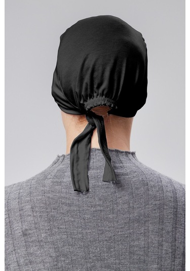 Kadın Tesettür Likralı Penye Dikişsiz Kaymaz Düz Bağlamalı Bone Siyah