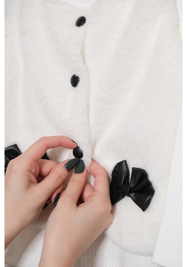 Kız Çocuk Badili Peluş Yelekli Deri Etekli Takım Tkm.9090 Siyah Kız Çocuk Badili Peluş Yelekli Deri Etekli Takım Tkm.9090 Siyah