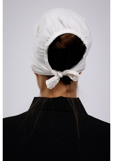 Kaymayan Ekru Bone Silikonlu Kaymaz Dikişsiz Kadın Tesettür Bağlamalı Kırık Beyaz Ekru