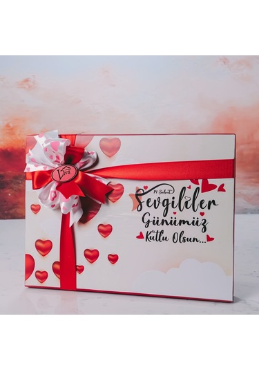 Kalp Ve Bulut Temalı Beyaz Kutu 42 Adet Yaldızlı Kalp Çikolata