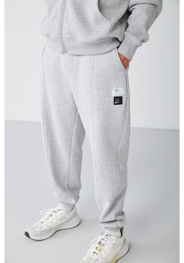 Rowan Erkek Relaxed Içi Şardonlu Önü Nervürlü Dekoratif Etiketli Grimelanj Eşofman Altı