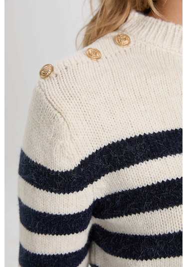 DeFacto Regular Fit Yumuşak Dokulu Bisiklet Yaka Düğmeli Çizgili Triko Kazak C9055AX24WNER105 Ekru DeFacto Regular Fit Yumuşak Dokulu Bisiklet Yaka Düğmeli Çizgili Triko Kazak C9055AX24WNER105 Ekru