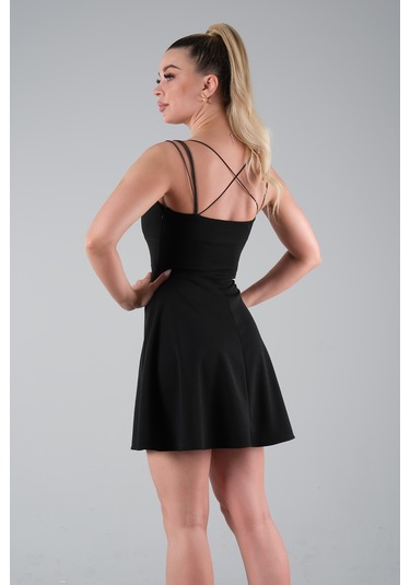 Siyah İnce Askılı Sırt Dekolteli V Yaka Kloş Abiye Elbise & Mezuniyet Elbisesi 0104026.01 Siyah