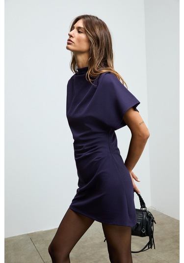 MAXINE Kadın Omuz Ve Bel Kısımlarında Pile Detaylı Dik Yaka Fermuarlı Kısa Kollu Mini Mor Elbise