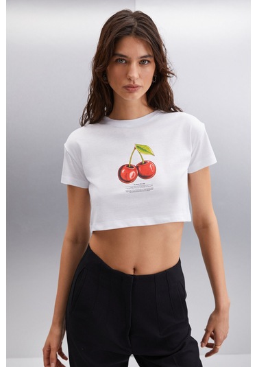 MORAN  Kadın %100 Pamuk Beyaz - Kiraz Baskılı T-Shirt