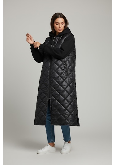 Kadın Önü Fermuarlı Yanlardan Cepli Kapşonlu Kapitone Kap Siyah