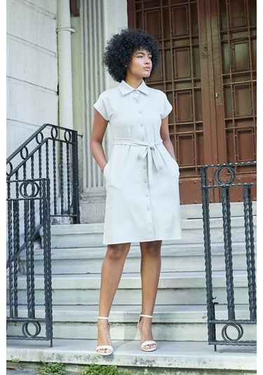 Kadın İpeksi Modal Kumaş Yakalı Düşük Omuzlu Diz Altı Kuşaklı Düğmeli Elbise-taş Taş