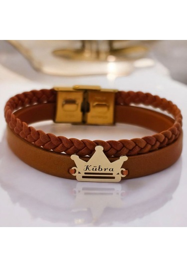 Archin Kübra İsmine Özel 14 Ayar Altın Plakalı Kahverengi Derili Taç Motifli Hediye Bileklik-467isim Kübra
