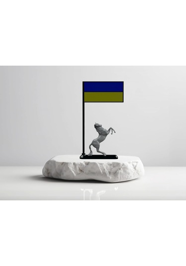 Ukrayna Bayrağı Masa Dekoru Şaha Kalkmış At Figürlü 3d Baskı