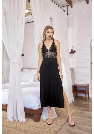 Monamise Kadın Göğüs Ve Sırt Dekolteli Dantelli Ve Yırtmaçlı Gecelik 18610 Siyah