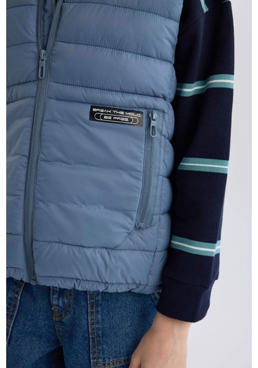 DeFacto Erkek Çocuk Su İtici Kapüşonlu Fermuarlı Şişme Yelek D5907A825SPIN13