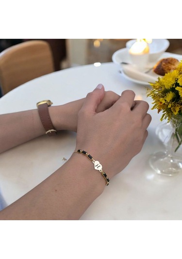 Archin H Harfine Özel Kalp Figürlü Siyah Taş Desenli 14 Ayar Altın Plakalı Hediye Bileklik-351harf H