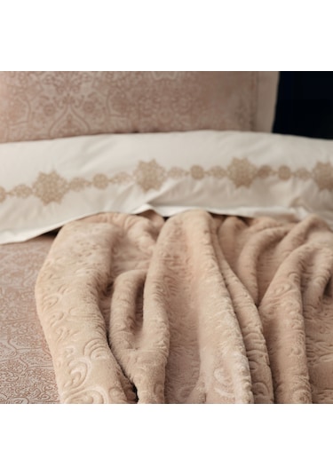 Karaca Home Maira 8 Parça Çeyiz Seti