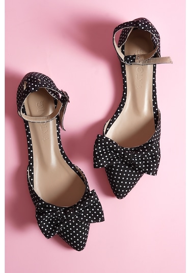 Misty Siyah Puantiyeli 2 Cm Topuklu Bilekten Bantlı Sivri Burun Günlük Babet Siyah