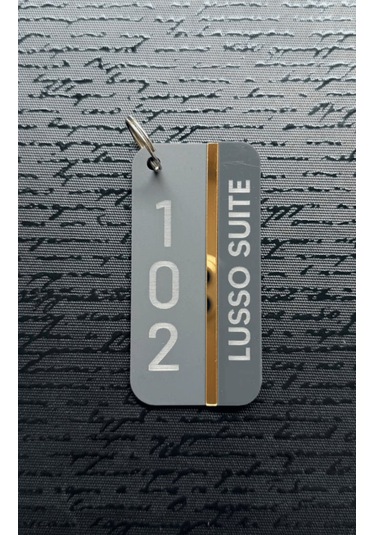 2'li Otel Bungalov Apart Yurt Tesis İsimli Anahtarlık Antrasit & Gold Detaylı Pleksi Siyah