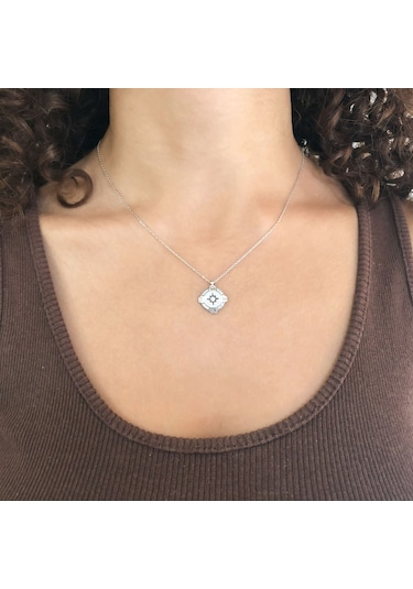 Ferizz Zirkon Taşlı Pusula Model Gümüş Kolye Gk-321