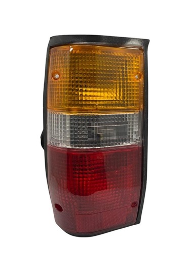 Stop Lambası Siyah Duylu Mıtsubıshı L200 1987 Sol