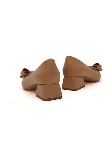 Renata Nude Fiyonklu 4cm Sivri Burun Topuklu Ayakkabı Ten Rengi