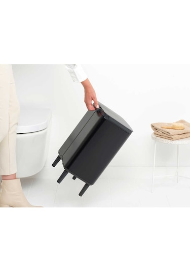 Brabantia Mat Siyah Ayaklı Çöp Kutusu 12 Litre Mat Siyah