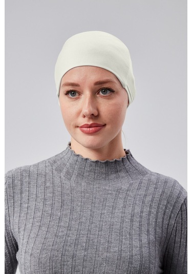 Kadın Tesettür Likralı Penye Dikişsiz Kaymaz Düz Bağlamalı Bone Ekru