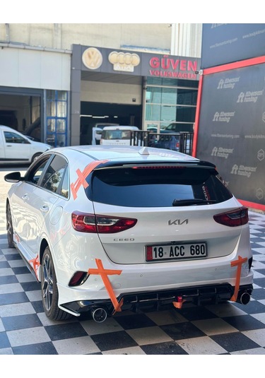 Kia Ceed 2021... Spoiler--fibersan Tuning