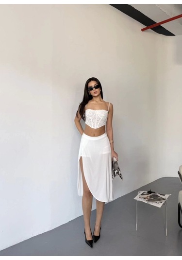 Defymoda Çepli Şortlu Yırtmaçlı Etek - Beyaz Beyaz