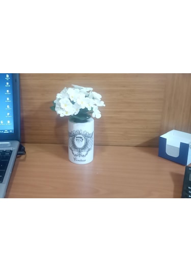 Vazoda Beyaz Yapay Çiçe Dekoratif Kraliçe Model Vazo Dahil 7 x 7 x 16 CM
