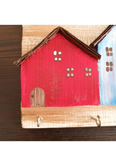 El Boyaması Ev Figürlü Ahşap Duvar Anahtarlığı Çok Renkli