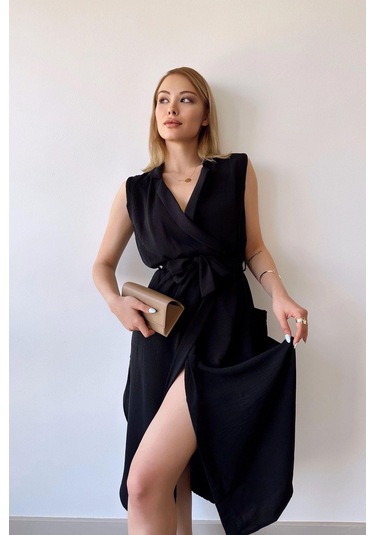 Kadın Siyah Kalın Askılı, Kruvaze Yaka, Düz Desen, Aerobin Yırtmaçlı, Kemerli Midi Elbise Siyah