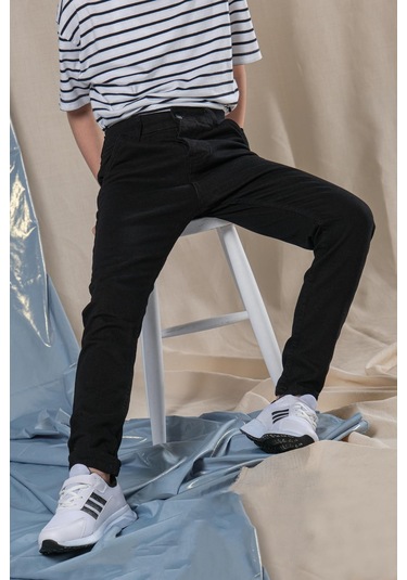 Erkek Çocuk Dar Paça Siyah Kot Pantolon 001