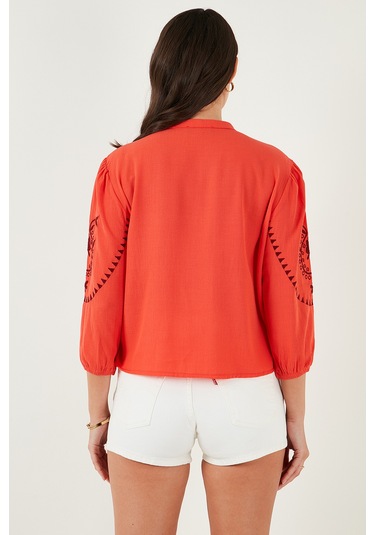 Lela Nakış Işlemeli Truvakar Kol Hakim Yaka Pamuklu Şile Bezi Bayan Gömlek 611Bz0044 Mercan