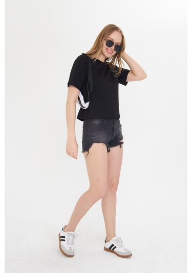 Kadın Siyah Yuvarlak Yaka Regular Fit Normal Kesim T-shirt Tişört SIYAH