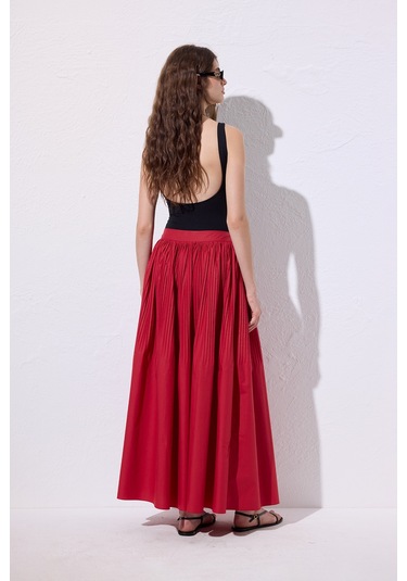 Piliseli Geniş Etek Kırmızı Kırmızı
