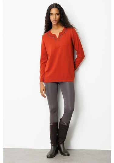 Desen Triko Sıfır Yaka Yakası Çiçek Nakış İşlemeli Kadın Bluz 25094 Kiremit