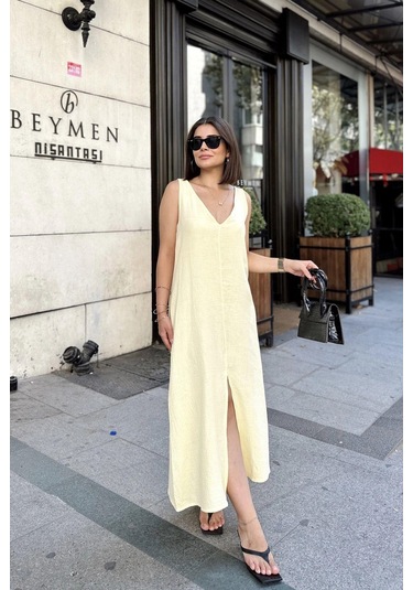 Sarı Askılı İthal Müslin Kumaş, Önü Ve Arkası V Yaka, Önden Yırtmaçlı, Maksi/uzun Salaş Elbise Sarı