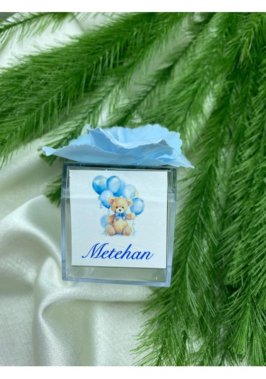 Kişiye Özel Bebek Hediyeliği Şeffaf Kutu Çiçekli ve Etiketli Mevlid Hediyesi Kişiselleştirilebilir