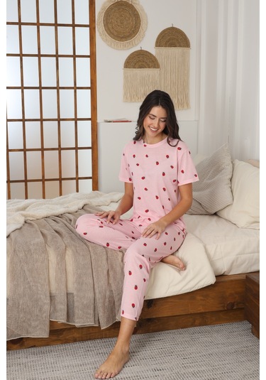Kadın Yazlık Kısa Kol Penye Süprem Kumaş Pijama Takımı Pembe Çilekli