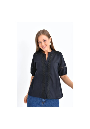 Kadın V Yaka Balon Kol Nakışlı Düğme Detay Dokuma Bluz Siyah