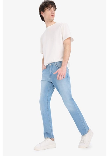 DeFacto Sergio Regular Fit Normal Kalıp Normal Bel Boru Paça Jean Pantolon E2734AX25SPNM39 DeFacto Sergio Regular Fit Normal Kalıp Normal Bel Boru Paça Jean Pantolon E2734AX25SPNM39