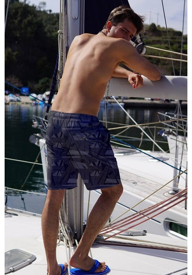 Uzun Boy Model Su İtici Özellikli Dijital Baskılı Erkek Plaj Deniz Şort Mayo 001