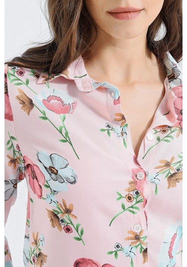 Kadın Pembe Modern Tarz Çiçek Desenli Uzun Kollu Gömlek Pembe