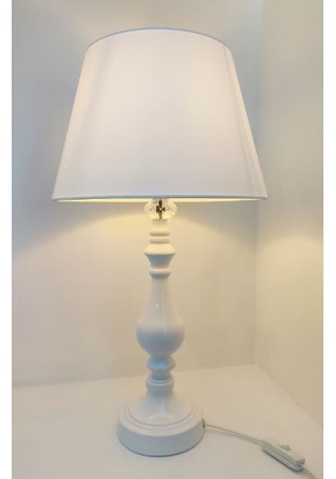 Beyaz Rustik Klasik Metal Yüksek Ayaklı 30'luk Şapkalı Abajur Beyaz